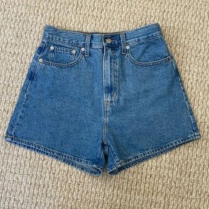 Levi’s High Loose Shorts - Size 27